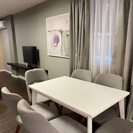 Rov Bright Τίρανα