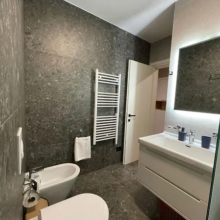 Rov Bright Apartment Tirana